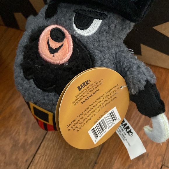 NWT BarkBox Sniffin Booty Pirate Themed Box - Picture 5 of 13